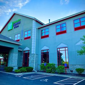 Holiday Inn Express & Suites - Olathe North By Ihg